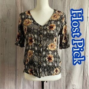 ✅Host Pick✅ Daytrip Button Front Blouse, Small